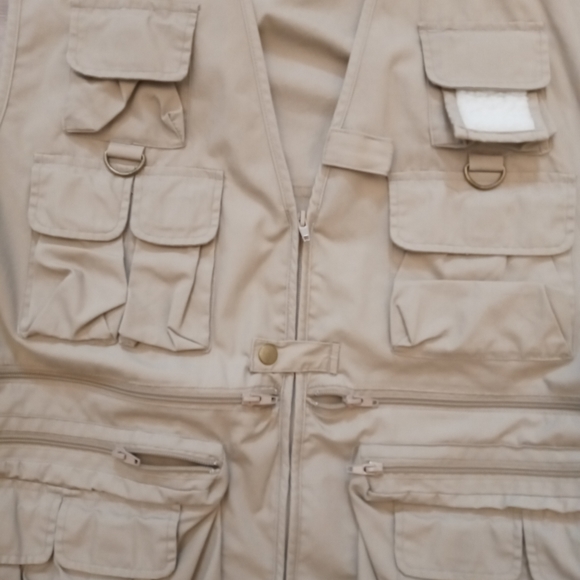 Fishing vest - Picture 3 of 5